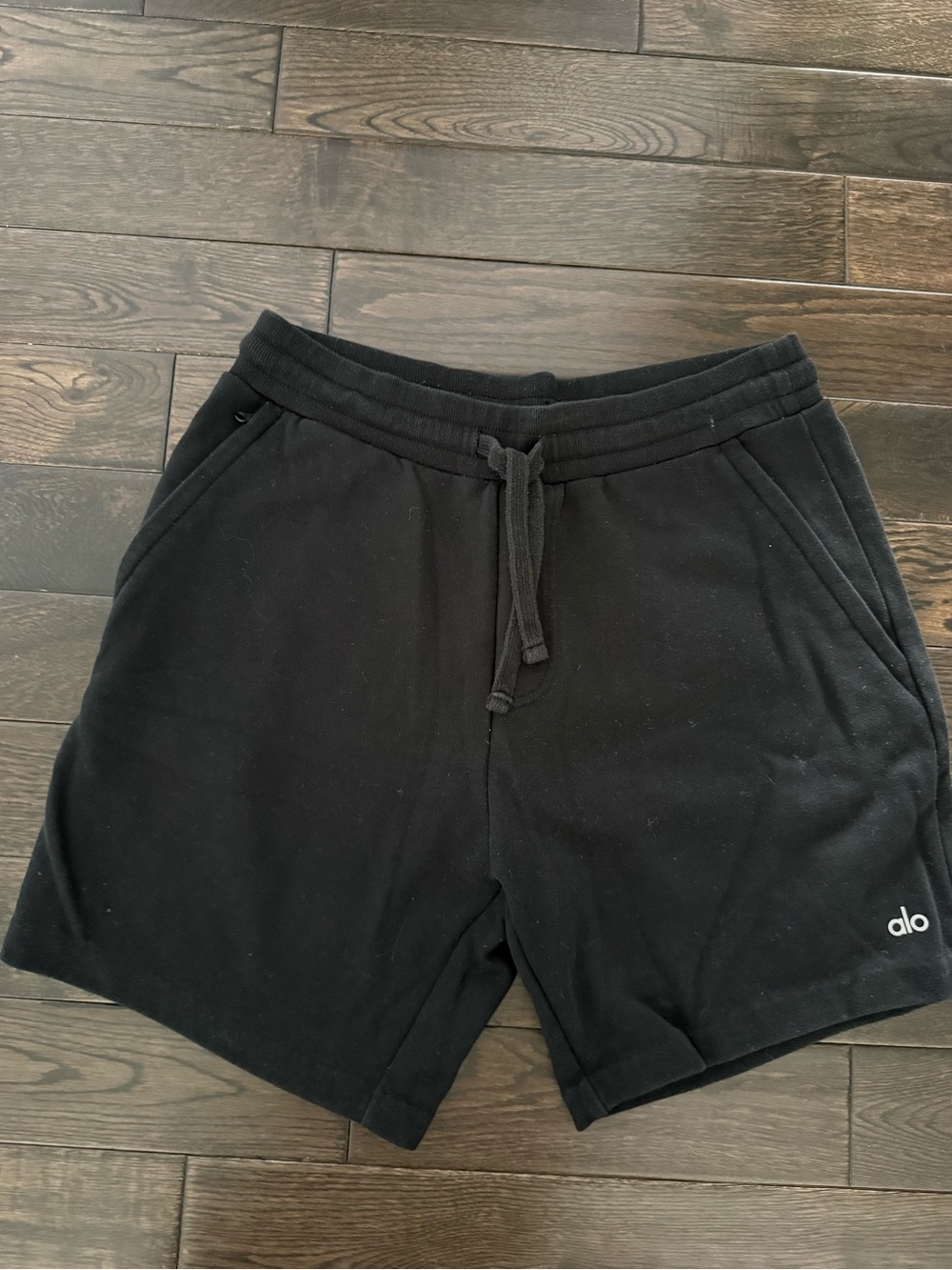 ALO Yoga Men’s Black Athletic Drawstring Shorts